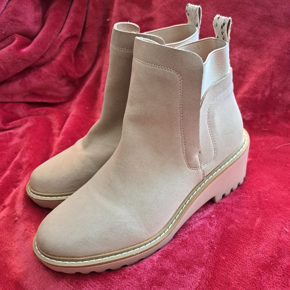 Nicole Miller Pocas Womens Size 10 Beige Tan Suede Ankle Booties
